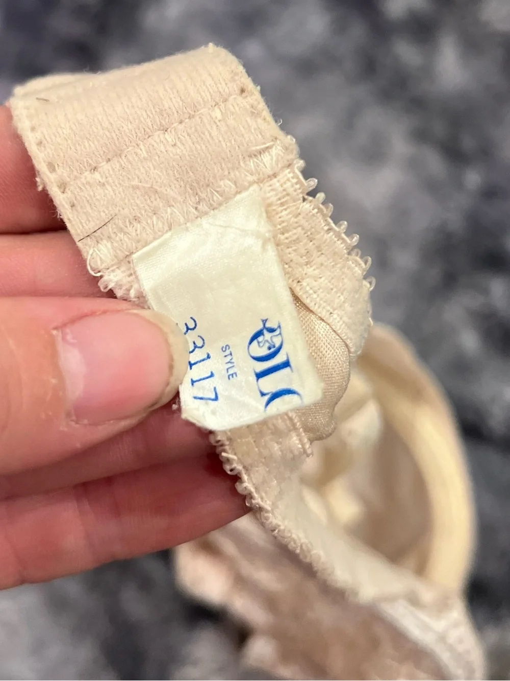 Vintage Lace Underwire Bra - Cream